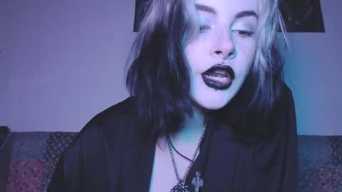 Molly Crow online show from 02-12-25, 11:30