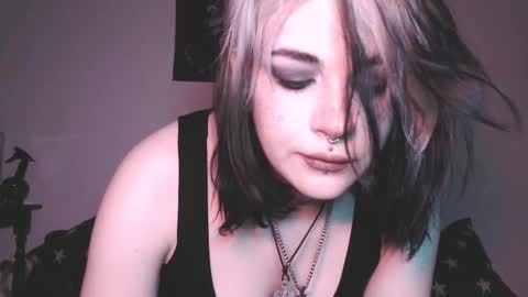 Molly Crow online show from 02-17-25, 12:21