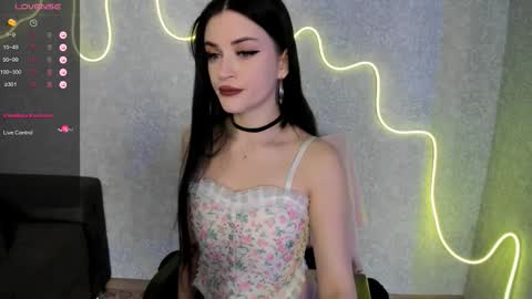 Molly - online show from 11-30-25, 04:49