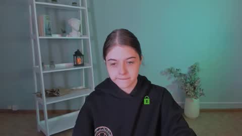 molly_hollow online show from 02-04-26, 09:26