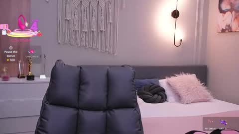 Snapshot of molly_jons chatting on 09-19-25, 01:07 Molly online show from 09-19-25, 01:07