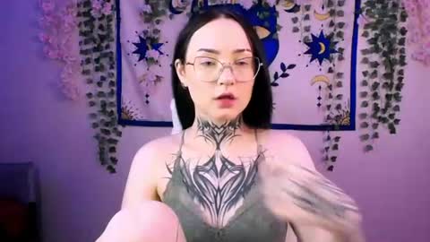 molly_kisss online show from 06-25-26, 04:34
