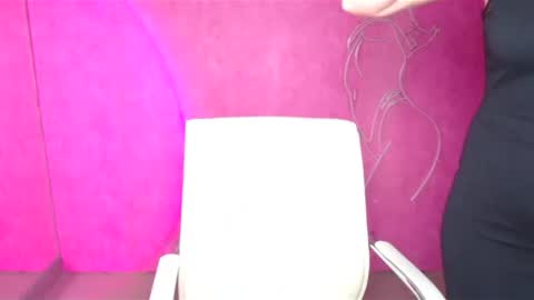 Snapshot of molly_mis chatting on 12-21-24, 10:06 Molly online show from 12-21-24, 10:06