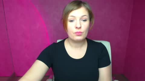 Snapshot of molly_mis chatting on 12-28-24, 07:00 Molly online show from 12-28-24, 07:00