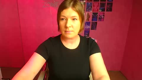 Snapshot of molly_mis chatting on 04-06-26, 11:33 Molly online show from 04-06-26, 11:33