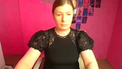 Snapshot of molly_mis chatting on 04-07-26, 11:43 Molly online show from 04-07-26, 11:43
