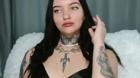 Lina online show from 12-18-24, 09:36