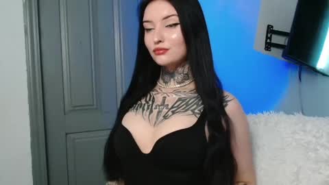 Snapshot of molly_montanaaa chatting on 04-20-26, 09:23 Lina online show from 04-20-26, 09:23