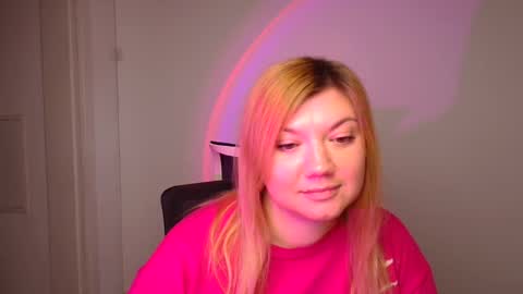 Snapshot of molly_moree chatting on 01-06-25, 01:30 Molly online show from 01-06-25, 01:30