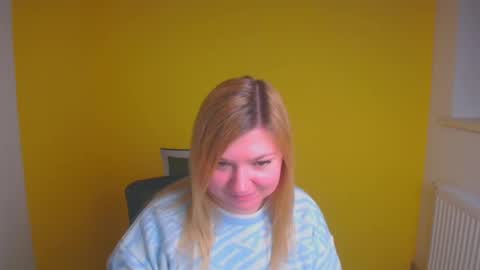 Snapshot of molly_moree chatting on 01-12-25, 03:25 Molly online show from 01-12-25, 03:25
