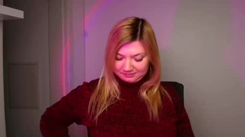 Snapshot of molly_moree chatting on 01-13-25, 03:15 Molly online show from 01-13-25, 03:15