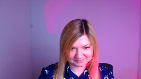 Snapshot of molly_moree chatting on 02-07-25, 12:39 Molly online show from 02-07-25, 12:39