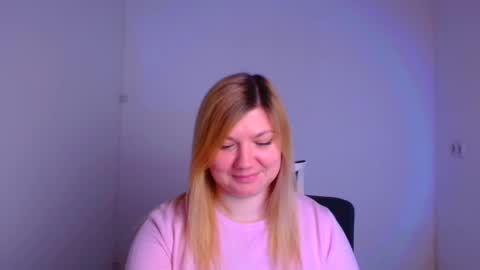 Snapshot of molly_moree chatting on 02-10-25, 12:29 Molly online show from 02-10-25, 12:29