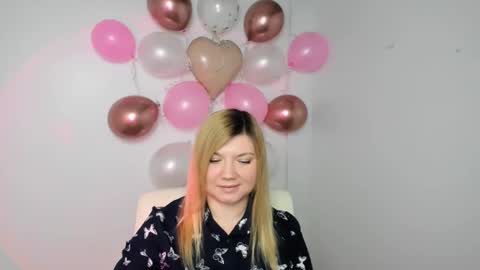 Snapshot of molly_moree chatting on 02-11-25, 12:58 Molly online show from 02-11-25, 12:58