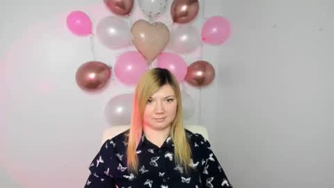 Snapshot of molly_moree chatting on 02-11-25, 04:02 Molly online show from 02-11-25, 04:02