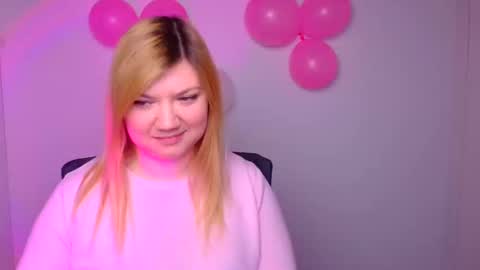 Snapshot of molly_moree chatting on 02-12-25, 12:44 Molly online show from 02-12-25, 12:44