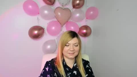 Snapshot of molly_moree chatting on 02-12-25, 04:11 Molly online show from 02-12-25, 04:11