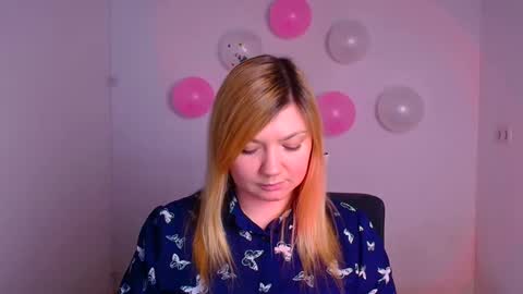 Snapshot of molly_moree chatting on 02-17-25, 12:38 Molly online show from 02-17-25, 12:38
