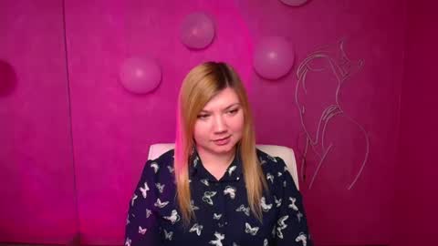 Snapshot of molly_moree chatting on 02-18-25, 12:28 Molly online show from 02-18-25, 12:28
