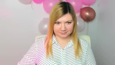 Snapshot of molly_moree chatting on 02-19-25, 04:55 Molly online show from 02-19-25, 04:55