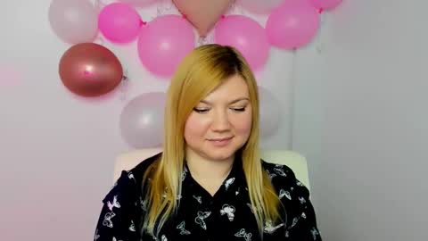 Snapshot of molly_moree chatting on 02-25-25, 04:10 Molly online show from 02-25-25, 04:10