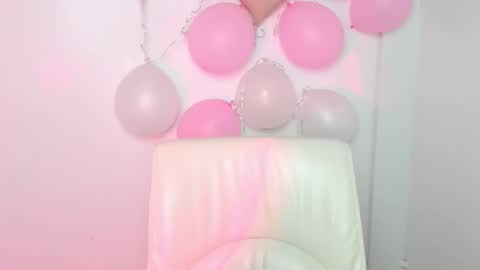 Snapshot of molly_moree chatting on 03-11-25, 12:17 Molly online show from 03-11-25, 12:17