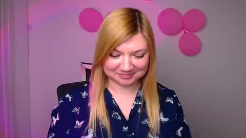 Snapshot of molly_moree chatting on 03-11-25, 03:23 Molly online show from 03-11-25, 03:23