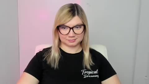 Snapshot of molly_moree chatting on 09-26-25, 11:58 Molly online show from 09-26-25, 11:58