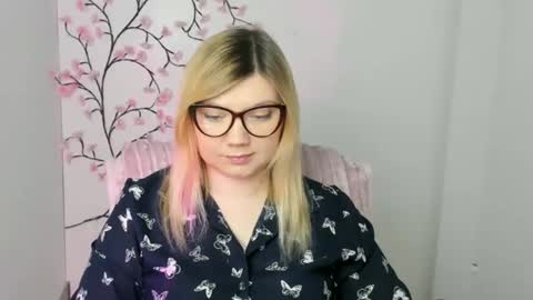 Molly online show from 01-08-26, 12:51