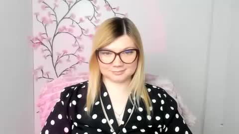 Molly online show from 03-25-26, 01:50