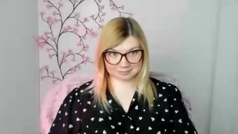 Molly online show from 05-11-26, 02:45