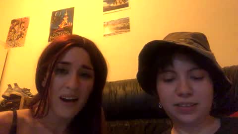 Snapshot of molly_popp chatting on 01-03-25, 01:27 Molly Pop online show from 01-03-25, 01:27