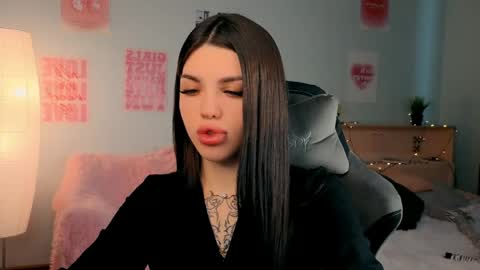 Molly online show from 04-18-26, 04:49