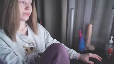 I have new photos come and see with love Molly online show from 01-24-25, 03:43