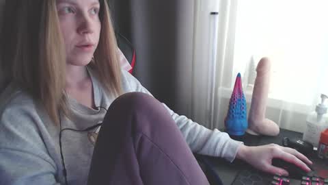 I have new photos come and see with love Molly online show from 01-26-25, 11:39