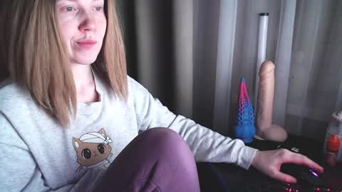 I have new photos come and see with love Molly online show from 02-06-25, 12:33
