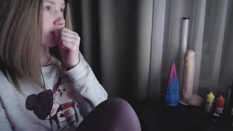 I have new photos come and see with love Molly online show from 02-16-25, 02:31