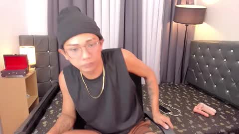 molly online show from 12-22-25, 08:28