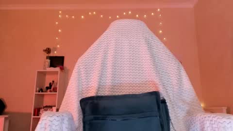 Snapshot of molly_soft chatting on 10-25-25, 03:58 Molly online show from 10-25-25, 03:58