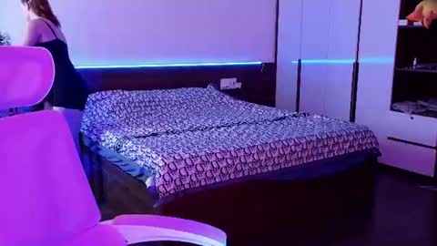 Molly online show from 06-17-26, 12:57