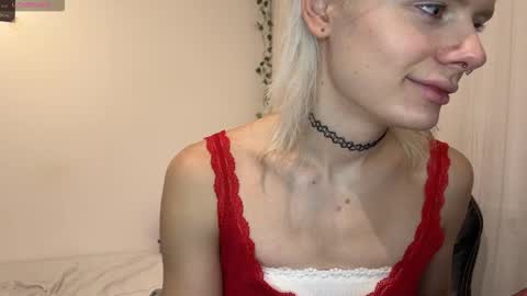 mollychloe online show from 12-19-25, 05:31