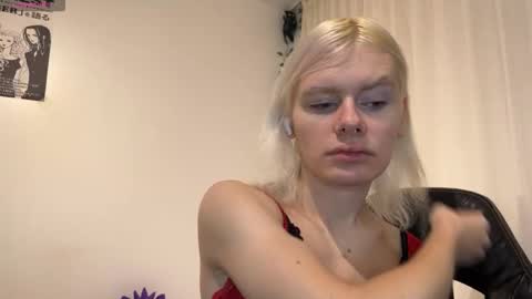 mollychloe online show from 12-21-25, 05:53