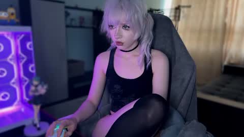 Snapshot of mollycutiestar chatting on 07-16-26, 02:34 molly cutie 3 online show from 07-16-26, 02:34