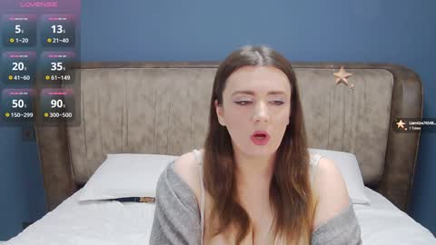Molly online show from 12-08-24, 09:41