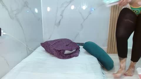  MOLLY  GUNSG online show from 02-27-25, 07:58