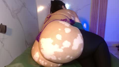  MOLLY  GUNSG online show from 05-05-26, 06:49