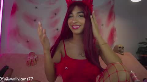Snapshot of mollyjams77 chatting on 10-17-25, 01:31 mi ig mollyjams77 online show from 10-17-25, 01:31