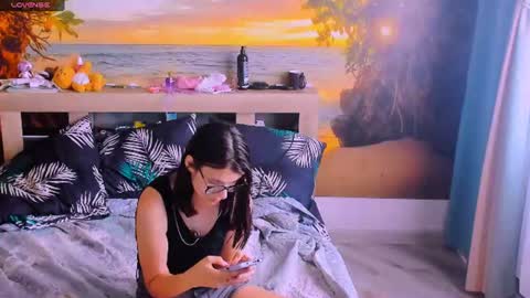  KIRA  online show from 06-17-26, 04:59