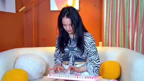 Molly online show from 09-12-25, 06:41