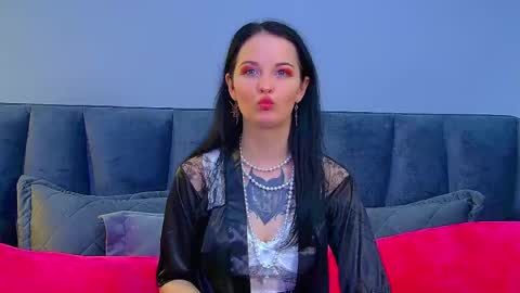 Molly online show from 11-04-25, 06:29